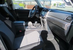 2022 Toyota 4Runner - Thumbnail 25