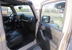 2016 Jeep Wrangler Unlimited - Thumbnail 21