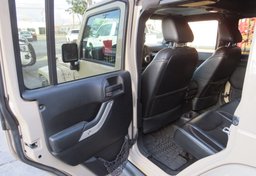 2016 Jeep Wrangler Unlimited - Thumbnail 22