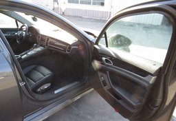 2015 Porsche Panamera - Thumbnail 24