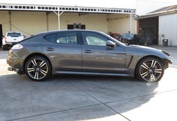 2015 Porsche Panamera - Thumbnail 6