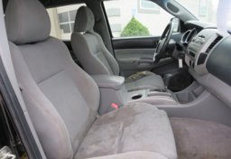 2011 Toyota Tacoma - Thumbnail 28