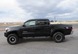 2011 Toyota Tacoma - Thumbnail 10