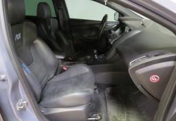 2016 Ford Focus - Thumbnail 24