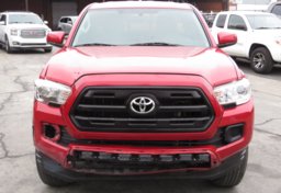2017 Toyota Tacoma - Thumbnail 9