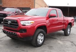 2017 Toyota Tacoma - Thumbnail 3
