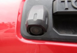 2017 Toyota Tacoma - Thumbnail 17