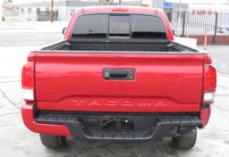 2017 Toyota Tacoma - Thumbnail 10