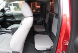 2017 Toyota Tacoma - Thumbnail 26