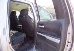 2014 Toyota Tundra 4WD Truck - Thumbnail 23