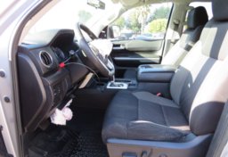 2014 Toyota Tundra 4WD Truck - Thumbnail 26