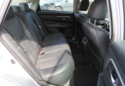 2018 Nissan Altima - Thumbnail 30