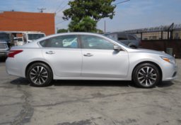 2018 Nissan Altima - Thumbnail 11