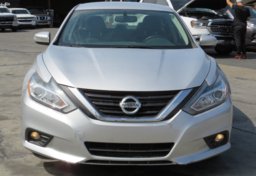 2018 Nissan Altima - Thumbnail 9