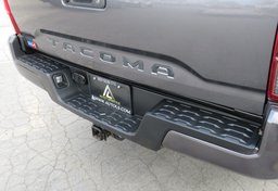 2019 Toyota Tacoma - Thumbnail 17