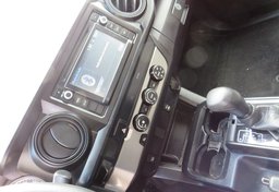 2019 Toyota Tacoma - Thumbnail 29