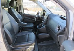 2016 Mercedes-Benz Metris Passenger Van - Thumbnail 23