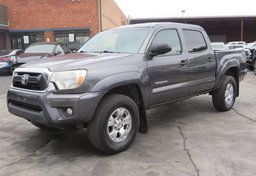 2015 Toyota Tacoma - Thumbnail 3