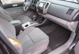 2015 Toyota Tacoma - Thumbnail 27