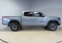 2020 Toyota Tacoma - Thumbnail 6