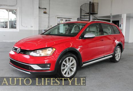 Picture of 2017 Volkswagen Golf Alltrack