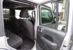 2018 Jeep Wrangler Unlimited - Thumbnail 24