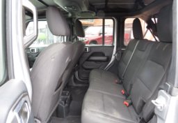 2018 Jeep Wrangler Unlimited - Thumbnail 31