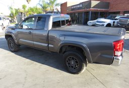 2017 Toyota Tacoma - Thumbnail 10