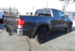 2017 Toyota Tacoma - Thumbnail 7