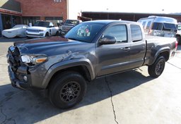 2017 Toyota Tacoma - Thumbnail 4