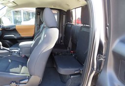 2017 Toyota Tacoma - Thumbnail 27