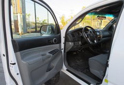 2015 Toyota Tacoma - Thumbnail 31