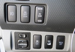 2015 Toyota Tacoma - Thumbnail 35