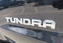 2015 Toyota Tundra 4WD Truck - Thumbnail 17