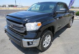 2015 Toyota Tundra 4WD Truck - Thumbnail 1
