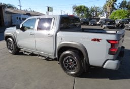 2022 Nissan Frontier - Thumbnail 5