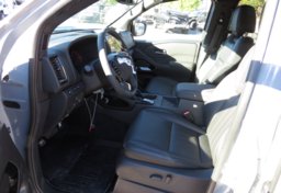 2022 Nissan Frontier - Thumbnail 28