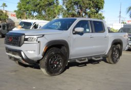 2022 Nissan Frontier - Thumbnail 3