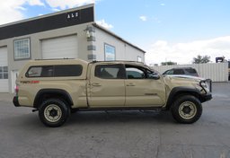 2020 Toyota Tacoma 4WD - Thumbnail 9