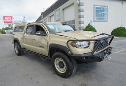 2020 Toyota Tacoma 4WD - Thumbnail 2