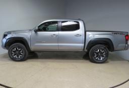 2016 Toyota Tacoma - Thumbnail 12