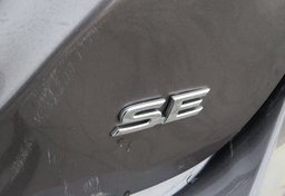 2020 Toyota Camry - Thumbnail 17