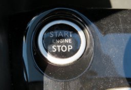 2020 Nissan Kicks - Thumbnail 35