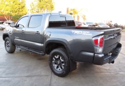 2021 Toyota Tacoma - Thumbnail 8