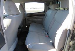 2015 Toyota Tacoma - Thumbnail 23