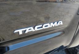 2015 Toyota Tacoma - Thumbnail 16