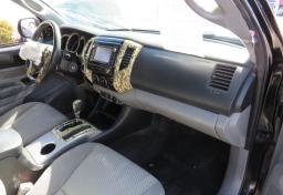 2015 Toyota Tacoma - Thumbnail 18