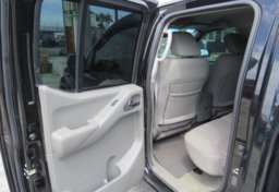 2018 Nissan Frontier - Thumbnail 21