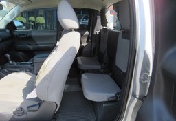 2018 Toyota Tacoma - Thumbnail 26