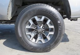 2018 Toyota Tacoma - Thumbnail 11